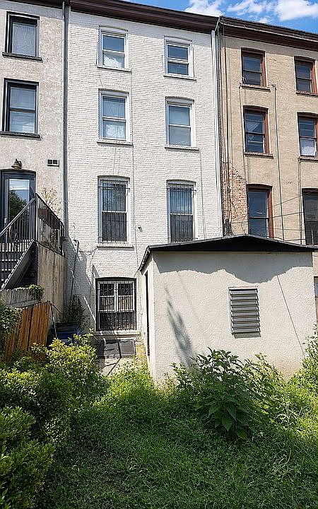 2nd image of 468 Jefferson Ave
