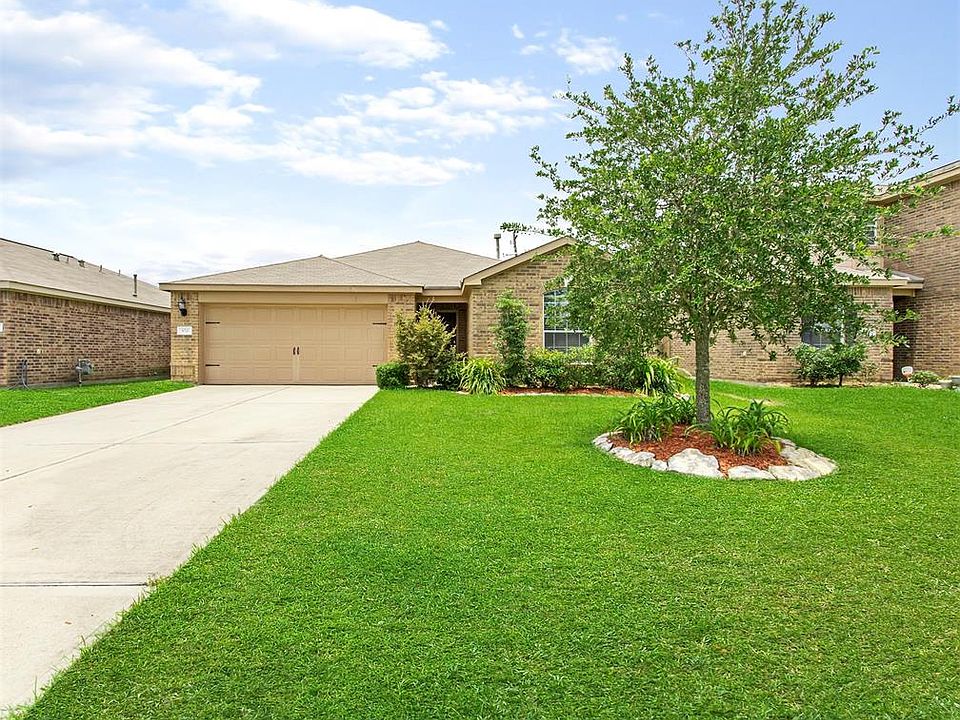 1st image of 870 Driftwood Ln