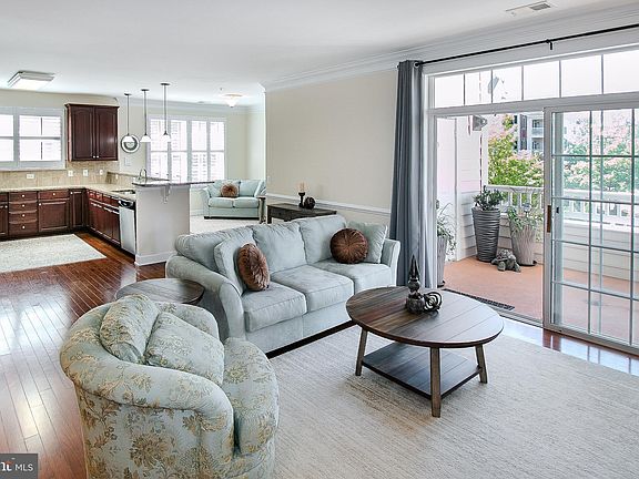 4th image of 15221 Royal Crest Dr APT 206