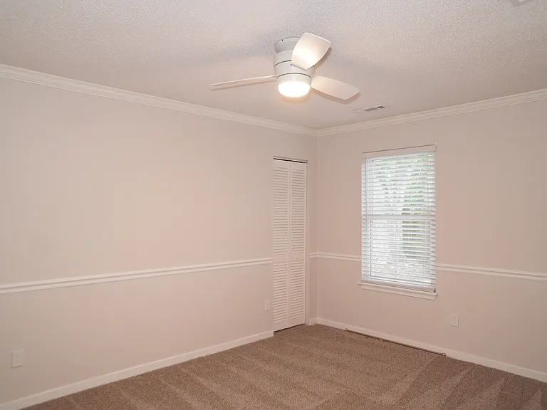 1133 Oakcrest Dr — Photo 11