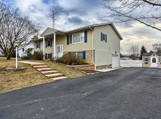 8114 Scenic Dr, Shippensburg, PA 17257