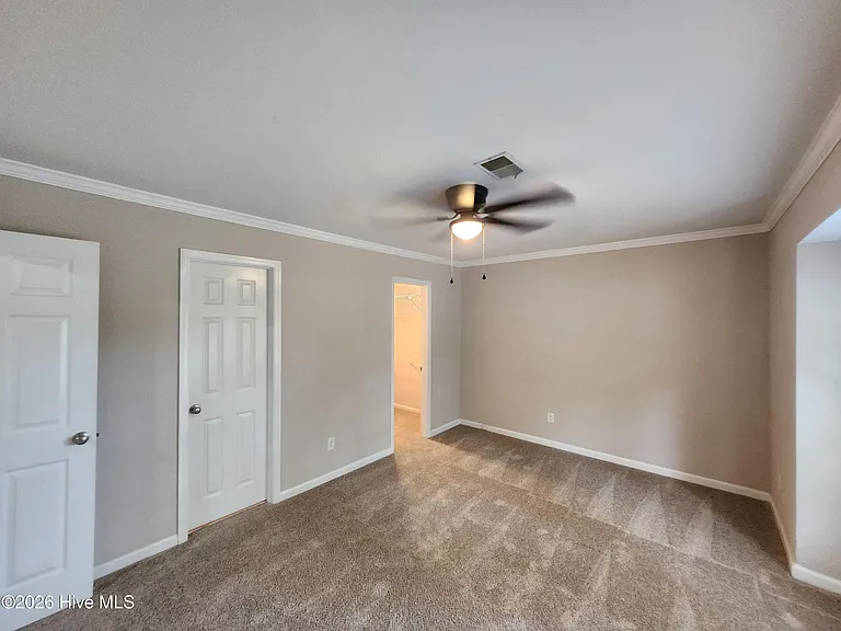 624 Crown Point Dr — Photo 10