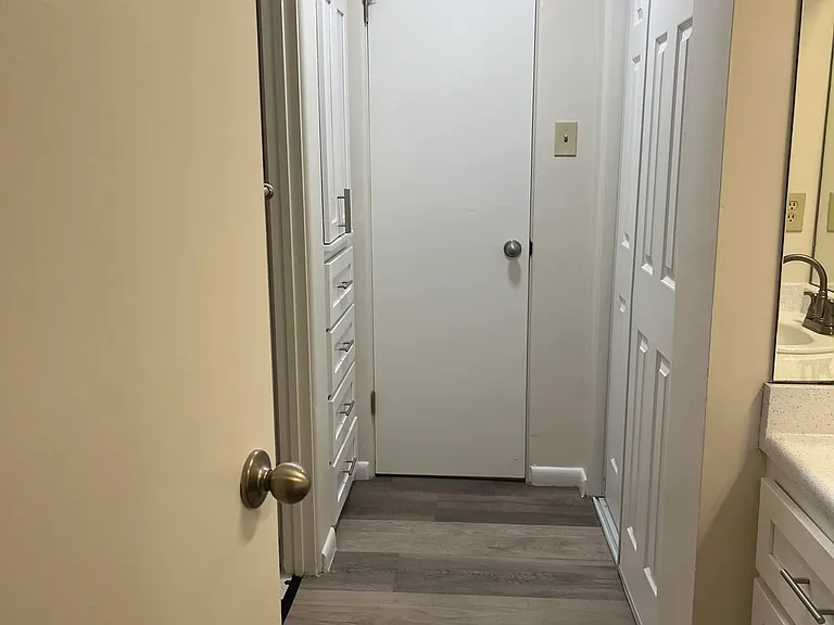 Virginia Mae Apartments — Photo 6