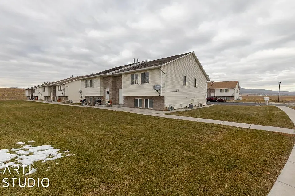 1665 Tremonton — Photo 2