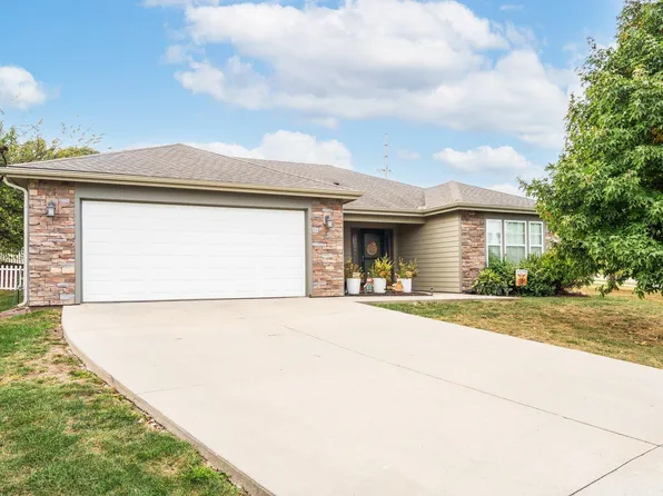 504 N Monterey Way, Lawrence, KS 66049