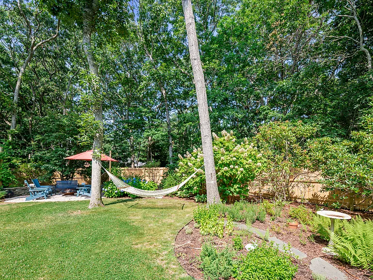 1137 Springs Fireplace Rd — Photo 19