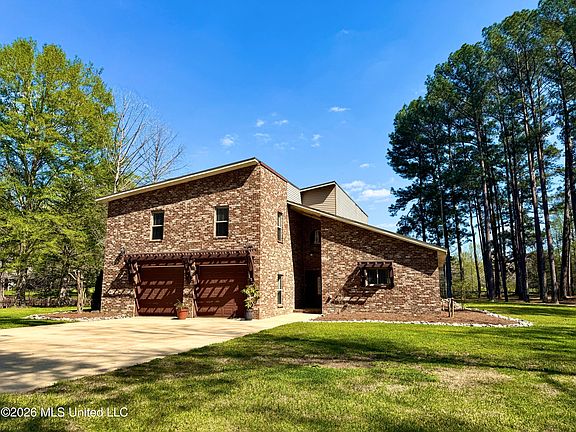 2nd image of 185 Neal Rd W