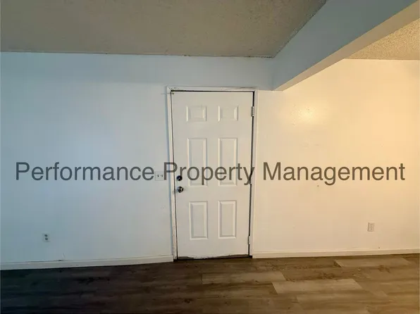 Crest View Apartments