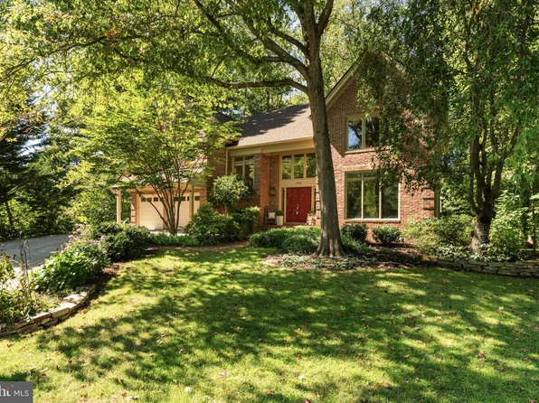 12728 Heatherford Pl, Fairfax, VA 22030