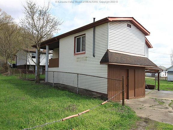3rd image of 2105 1/2 Washington St W