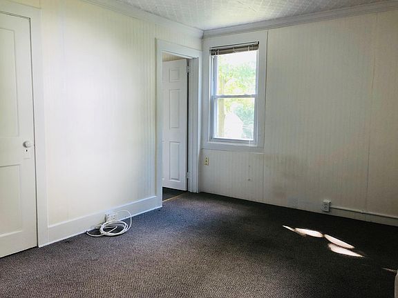 5th image of 16 Summit Ave #1