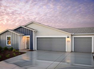 876 W Aspen Ave, Reedley, CA 93654