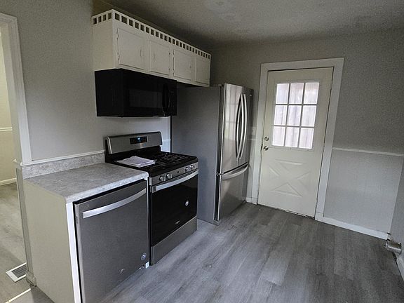 5th image of 647 E Tennessee St