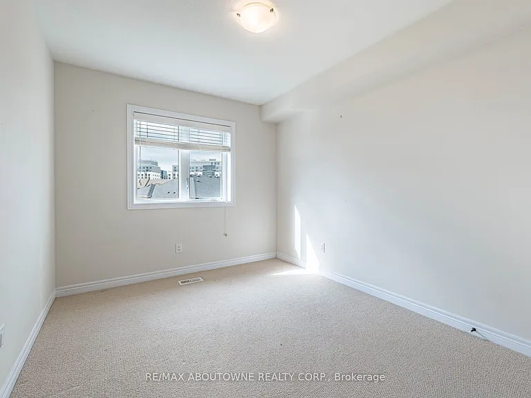 81 Pettitt Dr — Photo 33