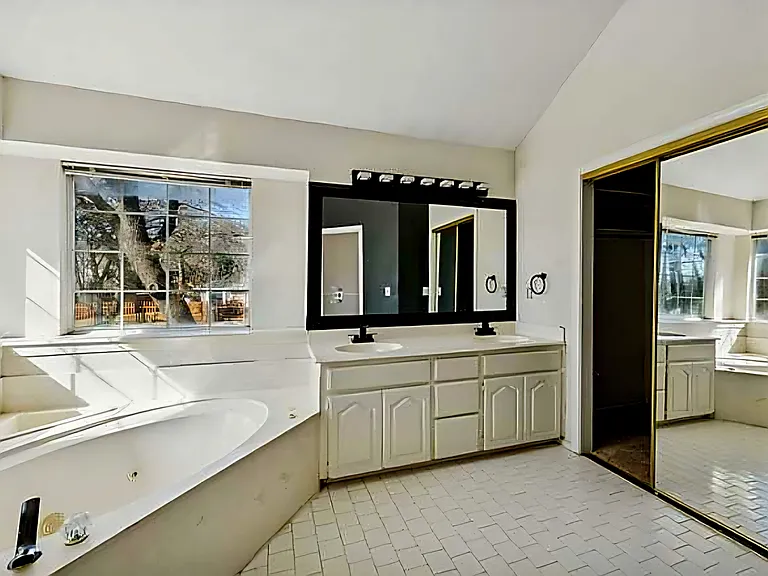 2657 Hillside Dr — Photo 12