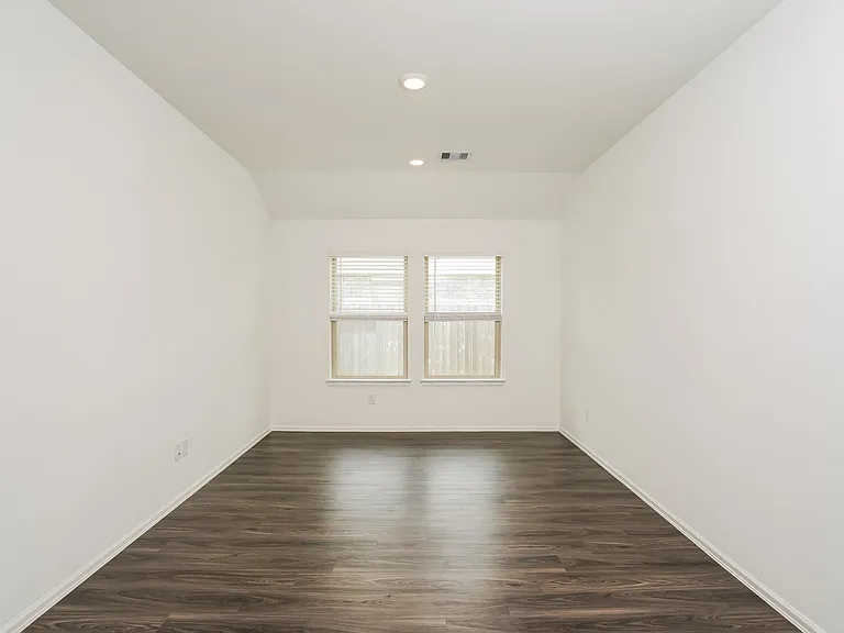 723 Autumn Lake Ln — Photo 14