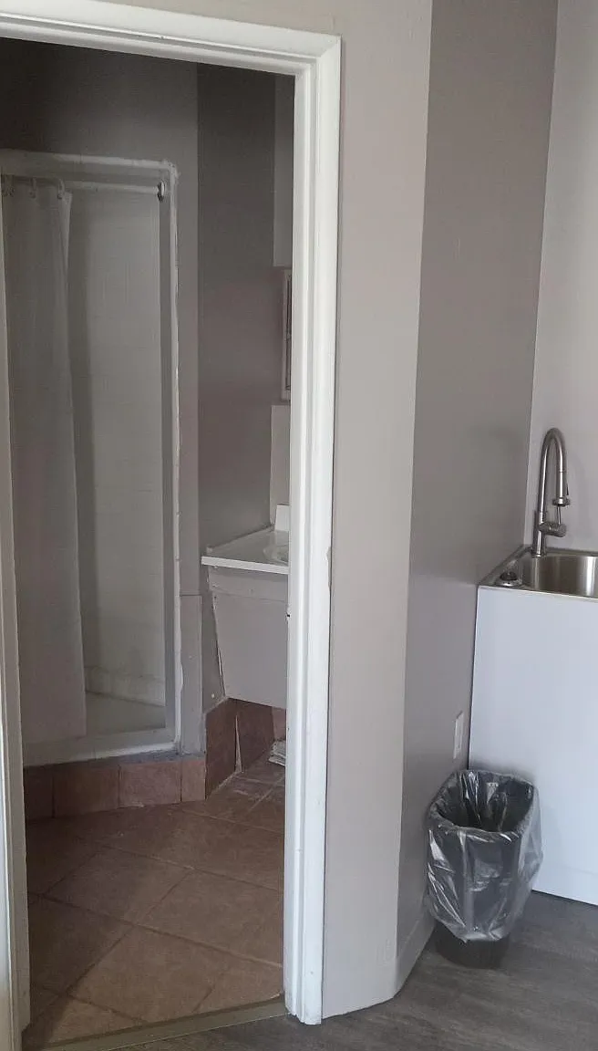 Studio, 500 sqft, $700 — Photo 2