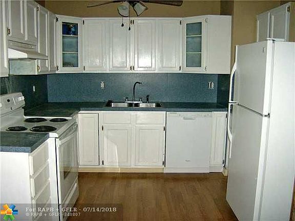 4th image of 707 NW 26th St