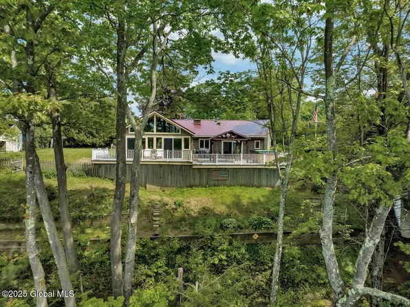 145 Woodland Avenue, Gloversville, NY 12078