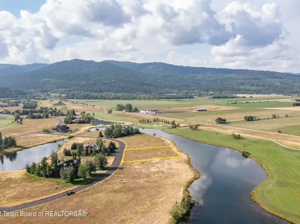 12 Kearsley Ln, Victor, ID 83455