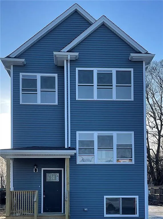 4 bed, 1680 sqft, $3,450 — Photo 1