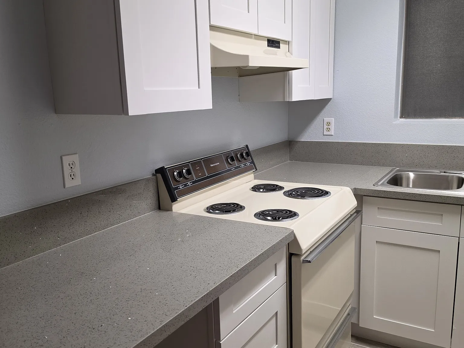 1 bed, 392 sqft, $950 — Photo 2