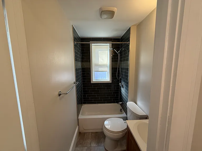 55 Iffley Rd #3 — Photo 7
