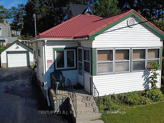 5th image of 124 Mary St