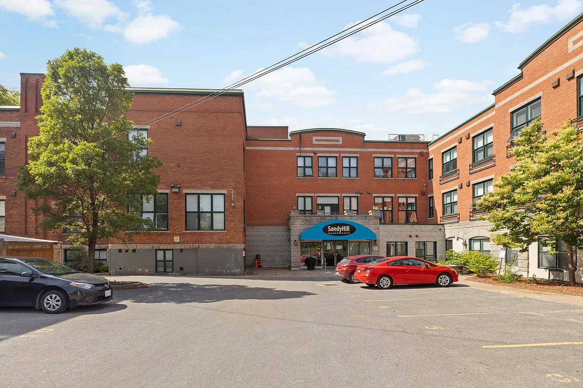 Building Photo - 353 Friel St #G28