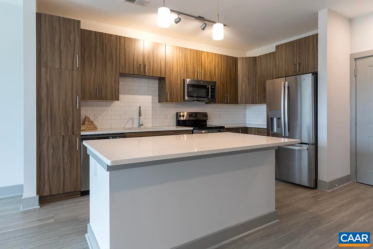 1 bed, 1.0 bath, 804 sqft, $1,680 — Photo 3