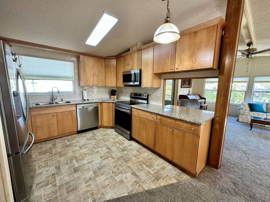 64 King Arthur Dr, Nokomis, FL - View 2