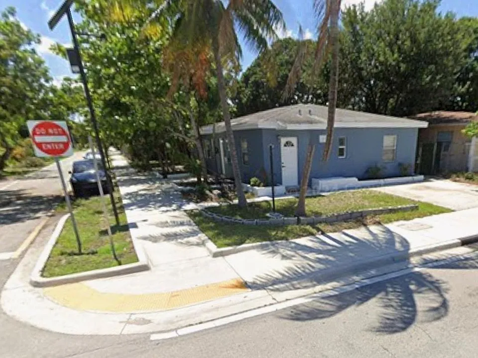 1501 N Andrews Ave #3