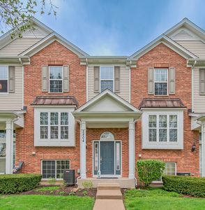 2804 Neubauer Cir, Lindenhurst, IL, 60046