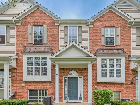 2804 Neubauer Cir, Lindenhurst, IL 60046