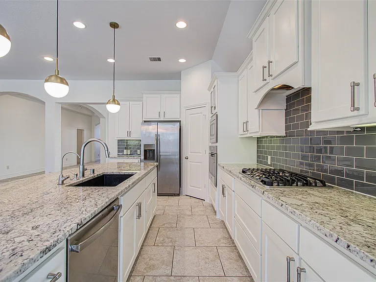 6614 Rising Hills Ln — Photo 15