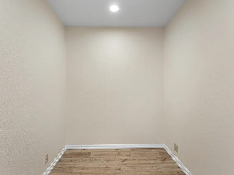 Bonus room adjacent to the family room and kitchen