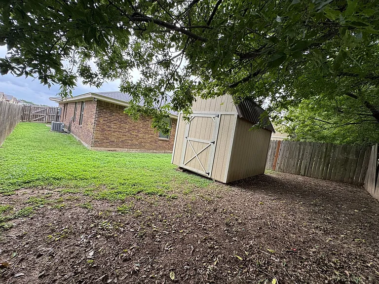 4305 Cambridge Dr — Photo 22