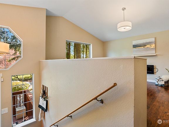 4th image of 9284 Oneida Circle NW