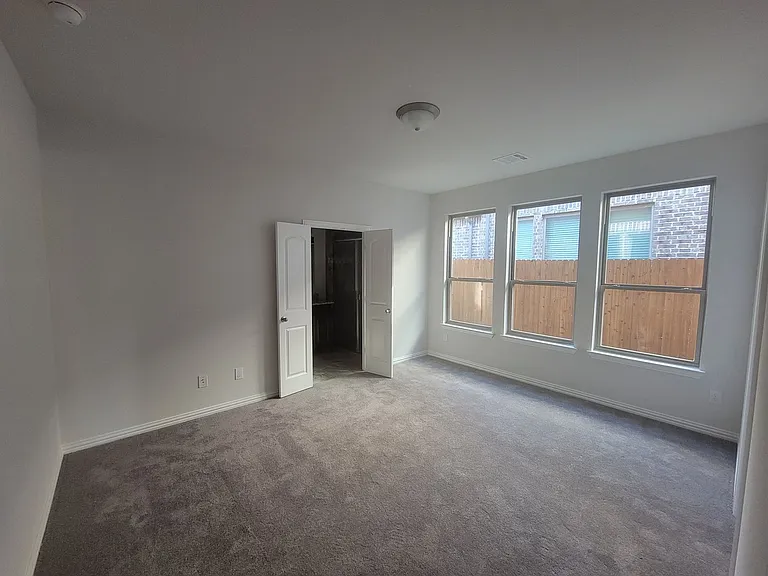 6713 Farsight Dr — Photo 12