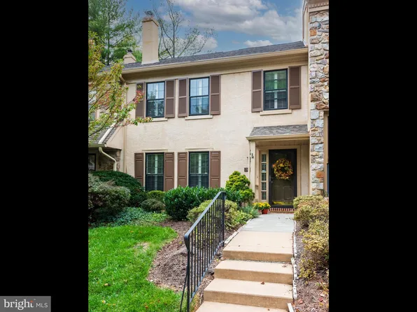 2104 Weatherstone Dr, Paoli, PA 19301
