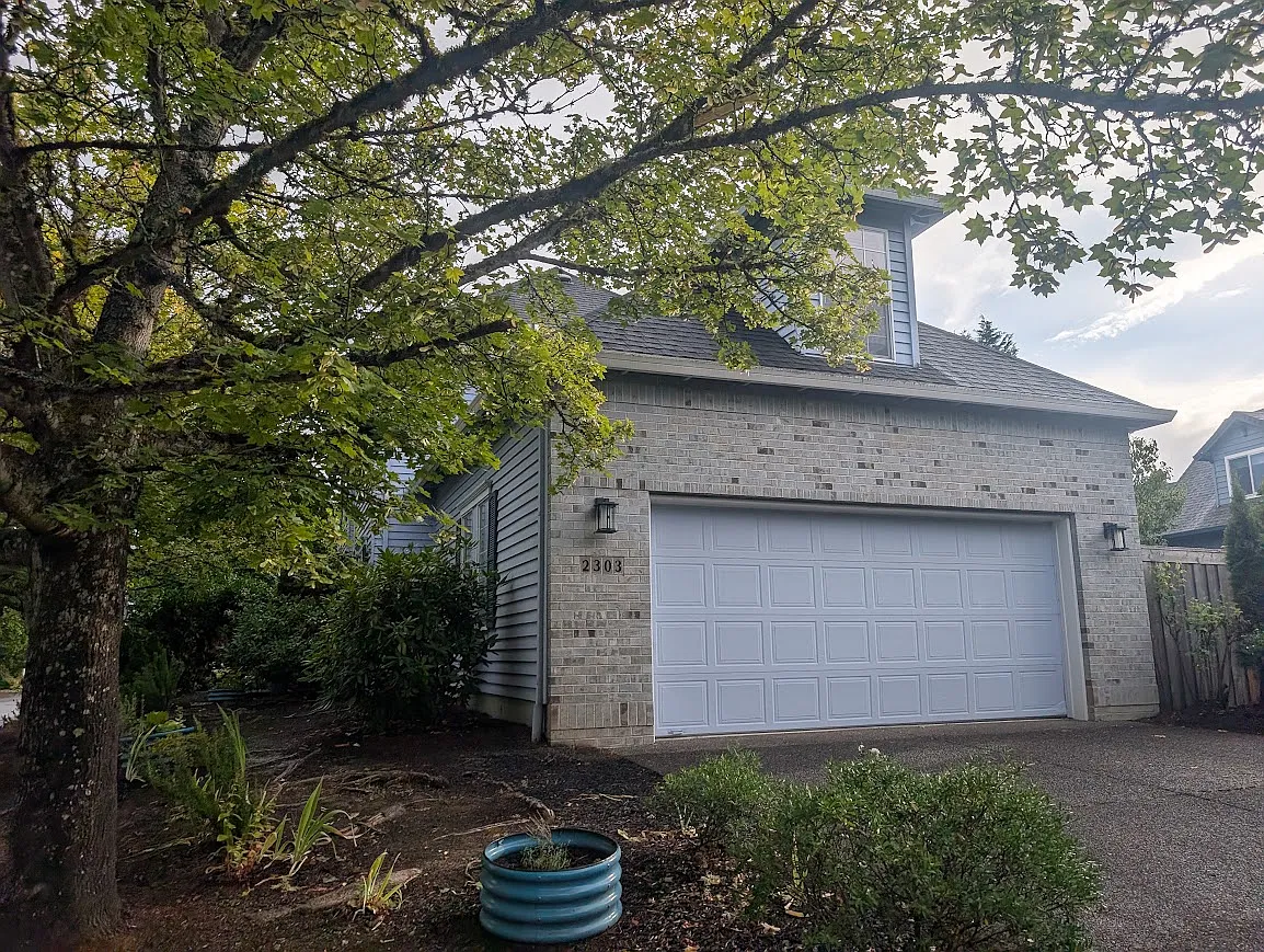 4 bed, 2.5 bath, 2034 sqft, $2,950 — Photo 2