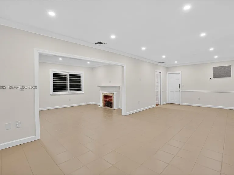 1435 Blue Rd — Photo 9