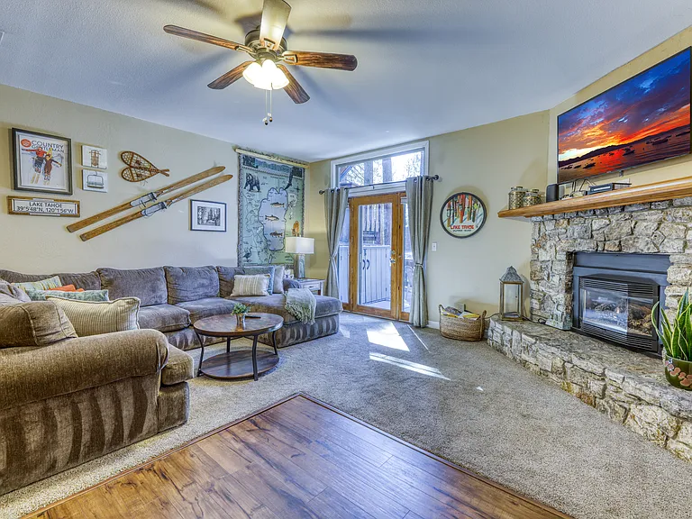 949 Harold Dr #22 — Photo 2