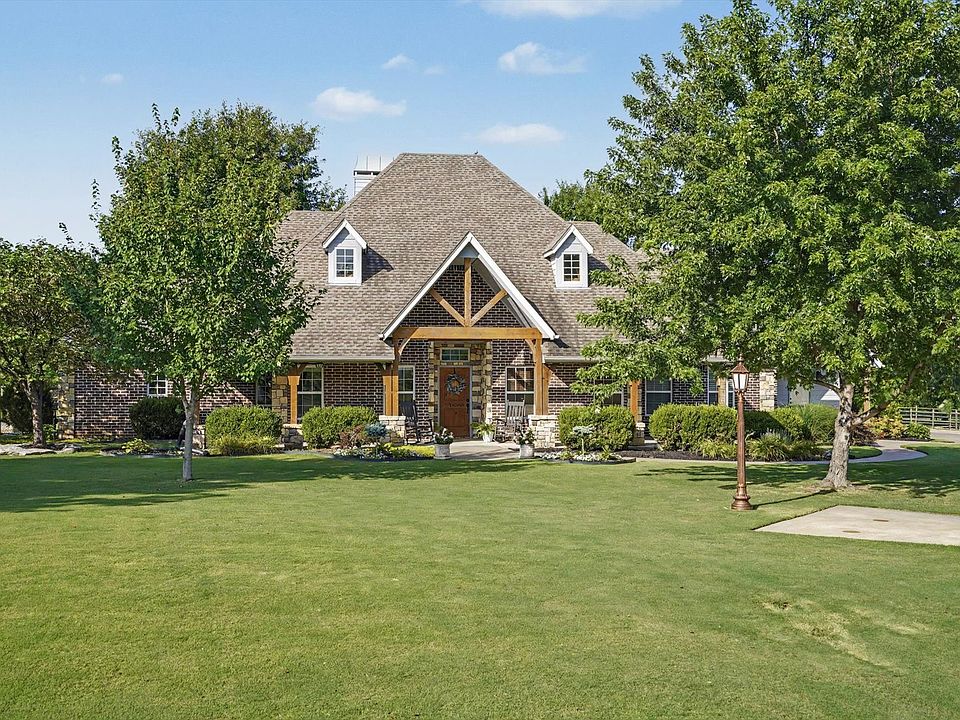 1st image of 18588 E Crooked Oak Dr