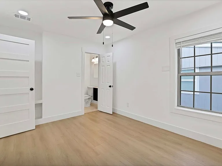1520 Valley View St — Photo 7