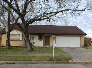 5203 Maple Dr, Baytown, TX 77521