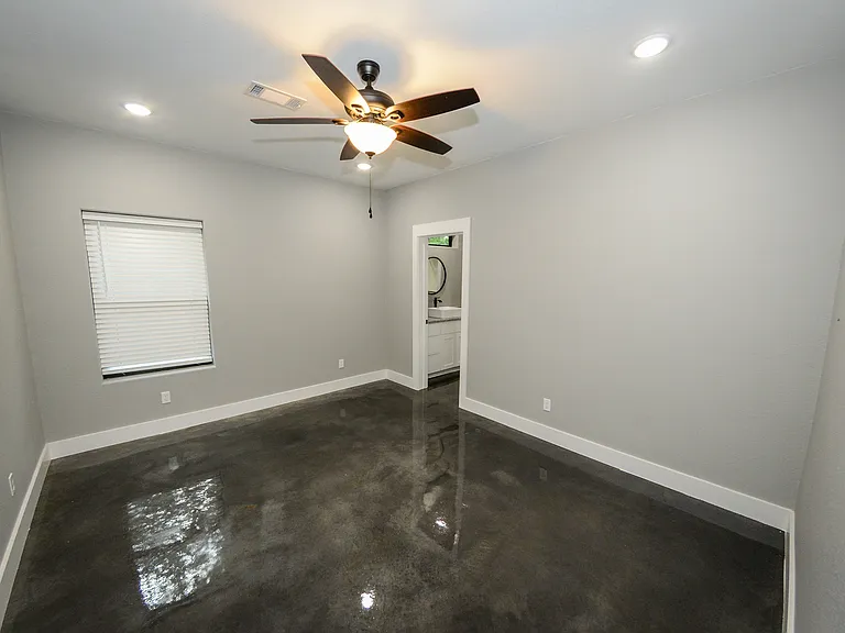 612 E Shepherd St — Photo 8