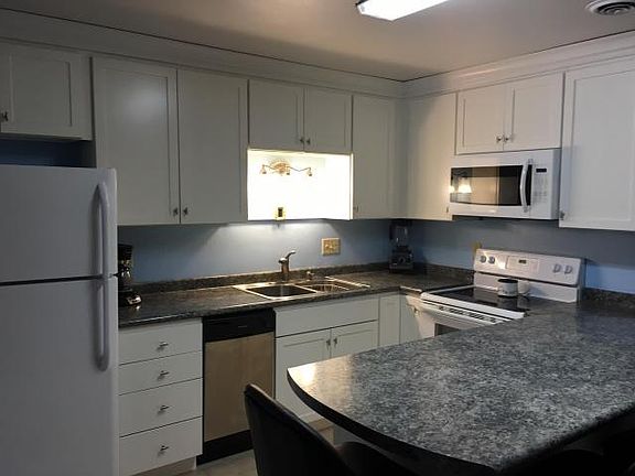 2nd image of 815 Duke Dr APT 223