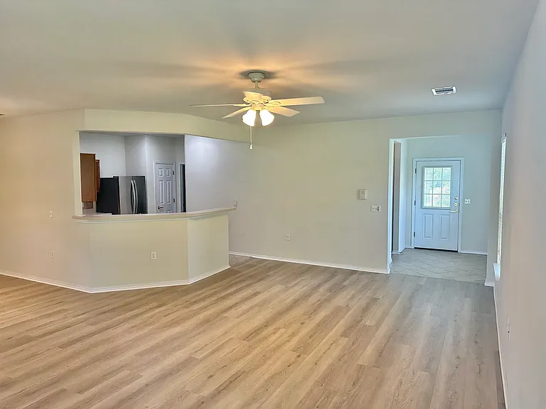 214 Bonham Loop — Photo 6
