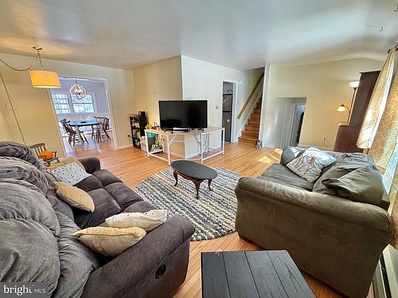 4th image of 512 Brittany Dr